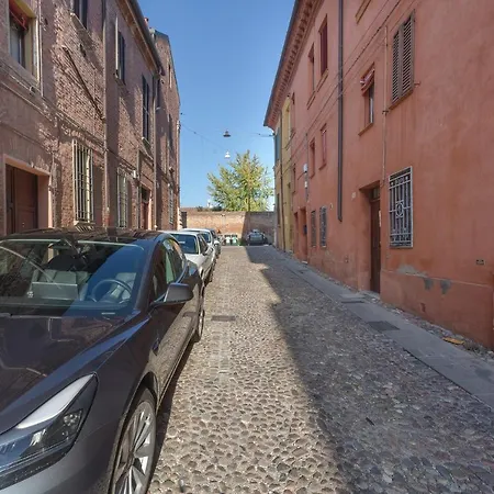 'la Casa Gialla' Apartment! Apartment