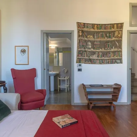 Guesthost - 'la Casa Gialla' Apartment! * Ferrara
