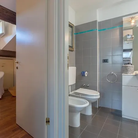 'la Casa Gialla' Apartment! アパート