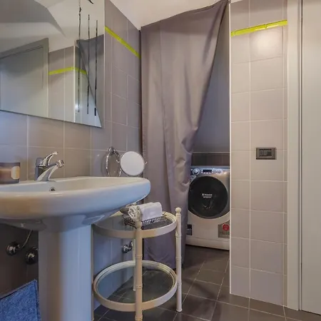 Guesthost - 'la Casa Gialla' Apartment! Apartment Ferrara