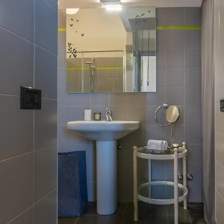 Guesthost - 'la Casa Gialla' Apartment! Apartment *