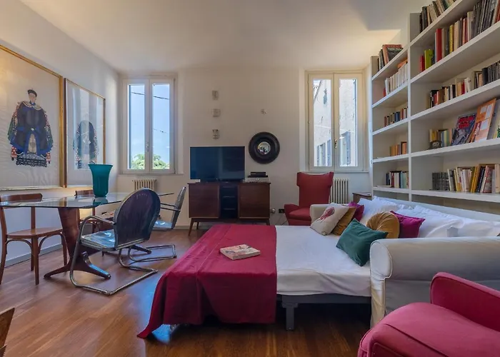 Guesthost - 'la Casa Gialla' Apartment!